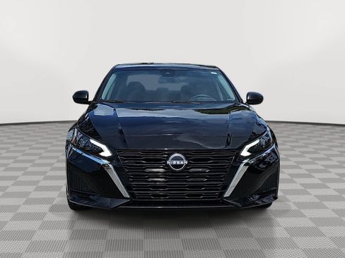 Certified 2024 Nissan Altima 2.5 S FWD image 3