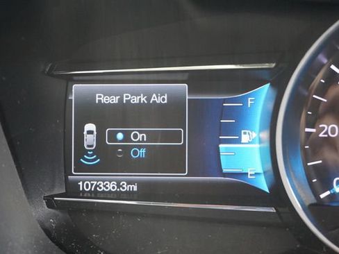 Used 2018 Ford Explorer XLT w/ Equipment Group 201A FWD image 13