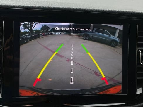 Used 2024 Dodge Durango GT RWD image 17