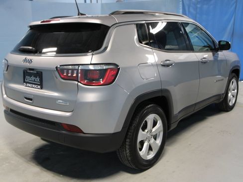 Used 2019 Jeep Compass Latitude FWD image 32