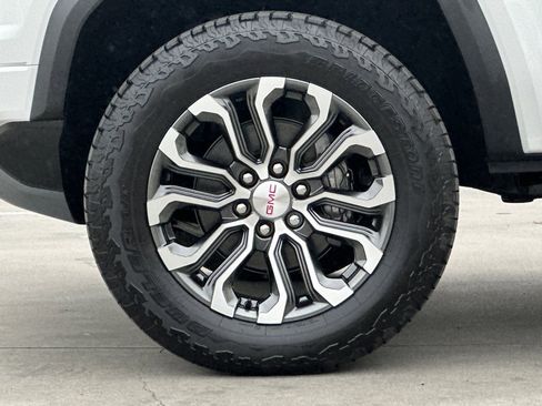 New 2026 GMC Canyon Denali image 26