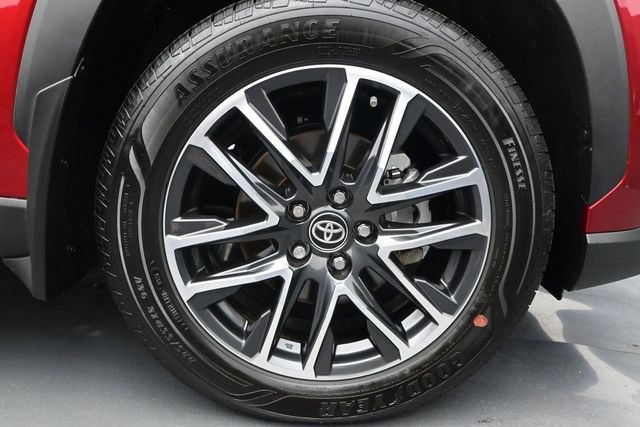 Used 2026 Toyota Corolla Cross XLE w/ Convenience Package AWD/4WD image 17