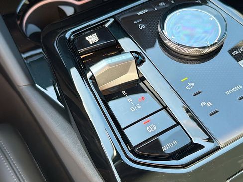 New 2026 BMW 530i xDrive w/ Premium Package image 31