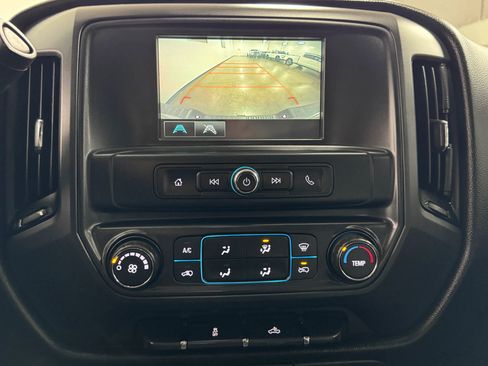 Used 2018 Chevrolet Silverado 1500 W/T w/ Trailering Package AWD/4WD image 9