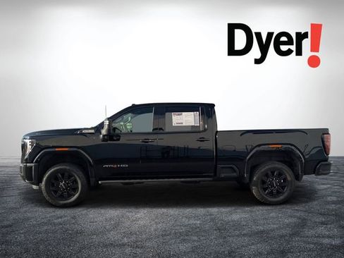 Used 2024 GMC Sierra 2500 AT4 w/ Snow Plow Prep/Camper Package AWD/4WD image 7
