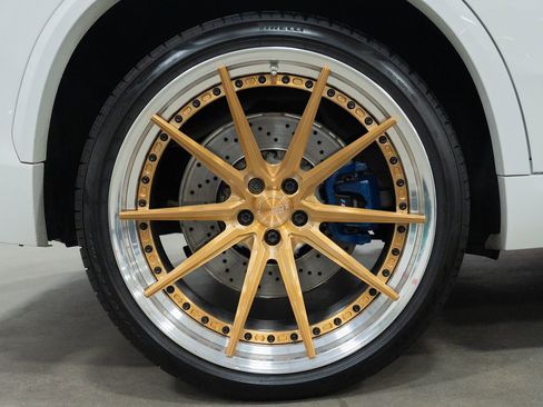 Used 2021 BMW X5 M w/ Competition Package image 16