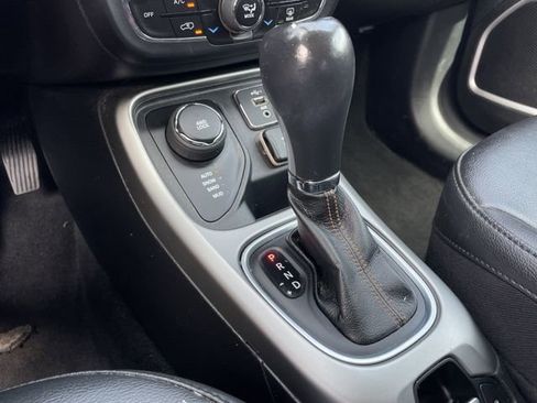 Used 2021 Jeep Compass Latitude w/ Convenience Group AWD/4WD image 21