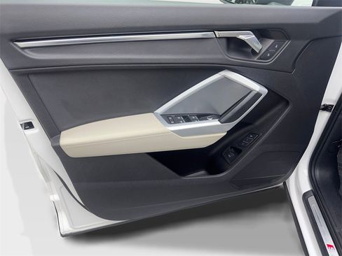 Used 2022 Audi Q3 2.0T Premium w/ Convenience Package image 32