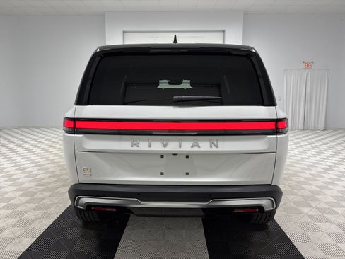 Used 2024 Rivian R1S Adventure AWD/4WD image 4