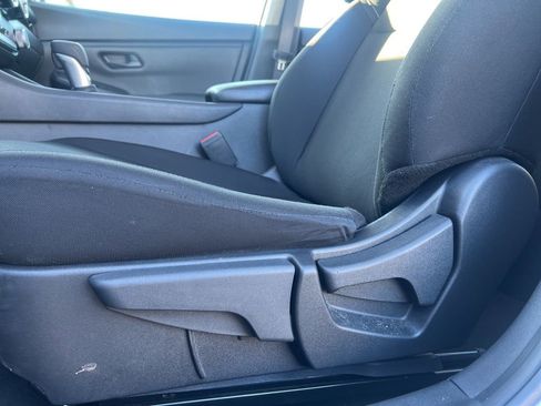 Used 2025 Nissan Sentra S image 10