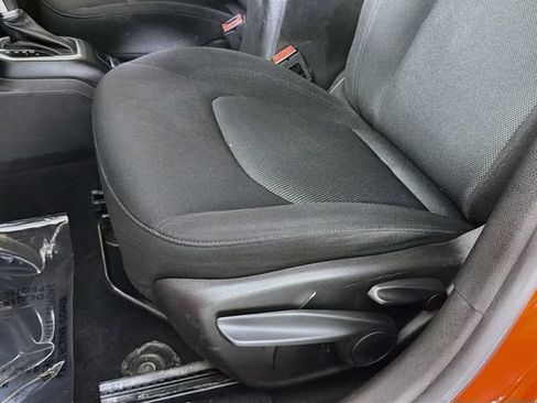 Used 2020 Jeep Renegade Sport FWD image 21