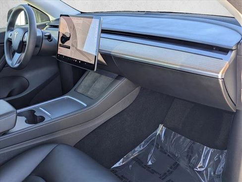 Used 2021 Tesla Model Y Long Range image 22