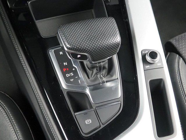 Used 2023 Audi A4 2.0T Prestige quattro S-Line w/ Prestige Package AWD/4WD image 24