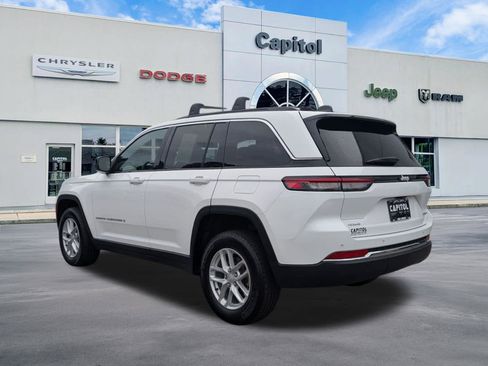 Used 2024 Jeep Grand Cherokee Laredo X AWD/4WD image 5