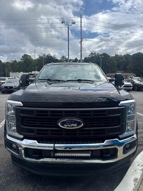 Used 2023 Ford F450 XL w/ 360-Degree Camera Package AWD/4WD image 1