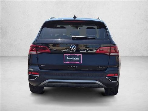 Certified 2022 Volkswagen Taos SEL AWD/4WD image 7