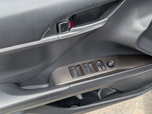Used 2023 Toyota Camry SE w/ Cold Weather Package FWD image 15