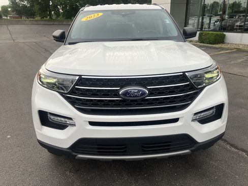Used 2023 Ford Explorer XLT w/ Equipment Group 202A AWD/4WD image 2