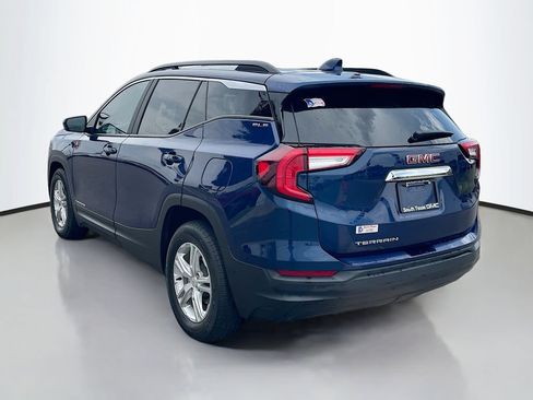 Used 2022 GMC Terrain SLE w/ Driver Convenience Package FWD image 4