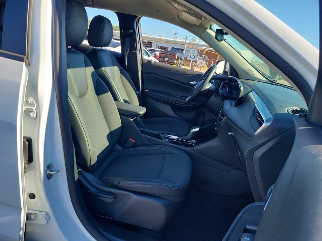 Used 2025 Buick Encore GX Preferred FWD image 26