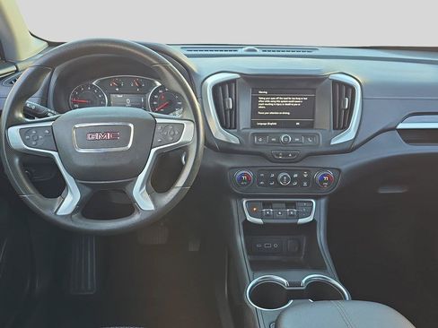 Used 2024 GMC Terrain SLE w/ Driver Convenience Package FWD image 9