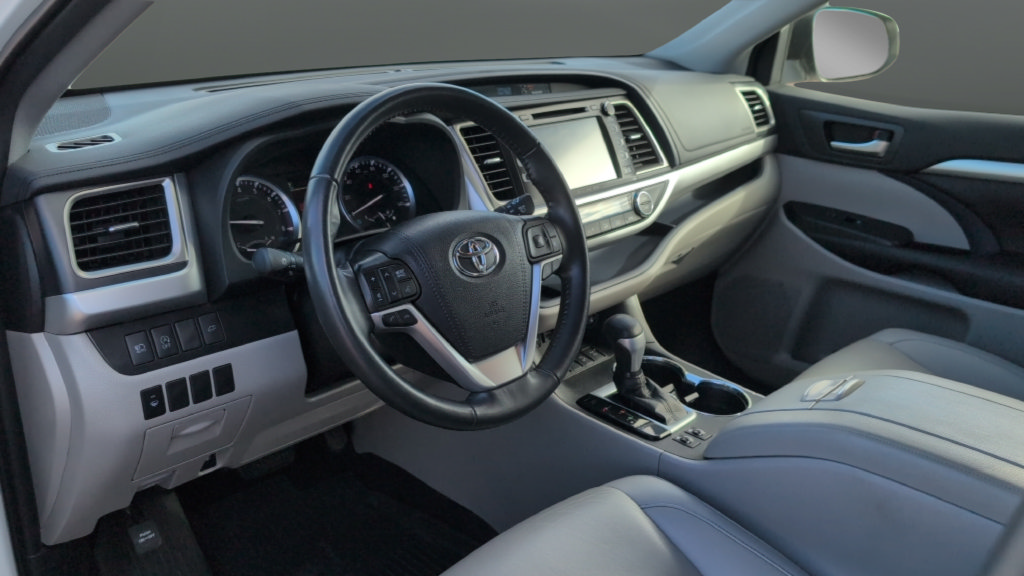 Used 2019 Toyota Highlander XLE AWD/4WD image 9
