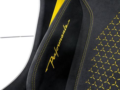 Used 2018 Lamborghini Huracan Performante image 36