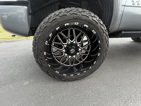 Used 2018 Nissan Titan PRO-4X w/ Pro-4x Utility Package image 10