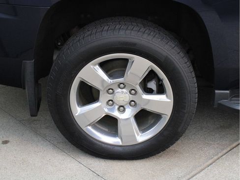 Used 2019 Chevrolet Tahoe LT w/ Luxury Package AWD/4WD image 11