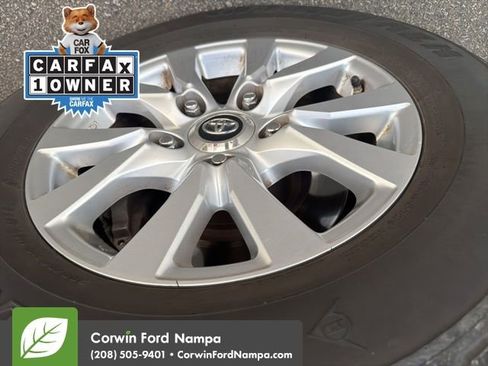 Used 2021 Toyota Land Cruiser image 10