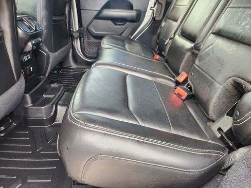 Used 2018 Jeep Wrangler Unlimited Sahara AWD/4WD image 30