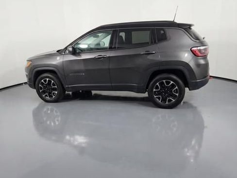 Used 2019 Jeep Compass Trailhawk AWD/4WD image 2