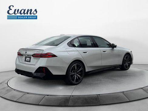 Used 2024 BMW 540i xDrive w/ Premium Package image 7