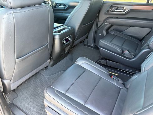 Used 2025 GMC Yukon Denali AWD/4WD image 27