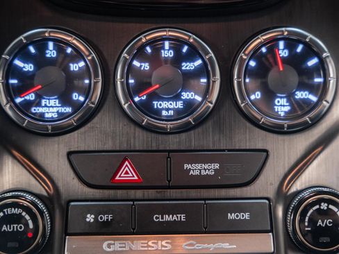 Used 2015 Hyundai Genesis 3.8 RWD image 29