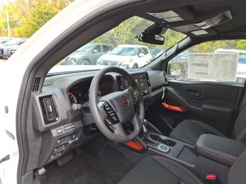 New 2026 Nissan Frontier PRO-4X w/ Pro-4x Convenience Package image 16