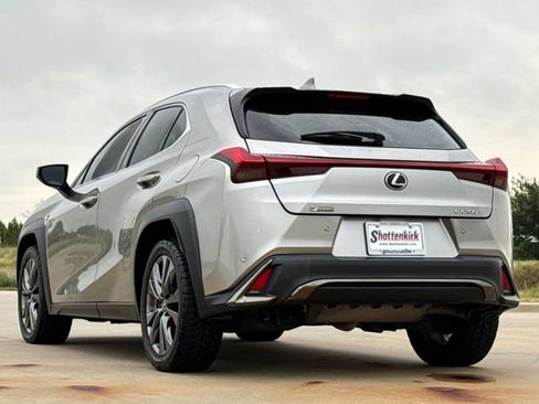 Used 2019 Lexus UX 200 F Sport w/ F Sport Premium Package FWD image 7