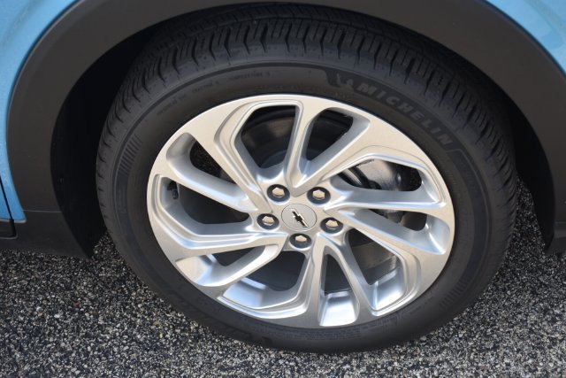 New 2027 Chevrolet Bolt LT w/ Comfort Package FWD image 12