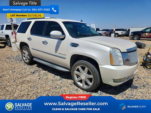 Used 2011 Cadillac Escalade Luxury RWD image 5