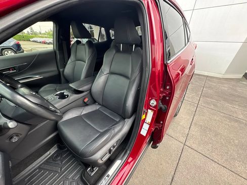 Used 2022 Toyota Venza XLE AWD/4WD image 12