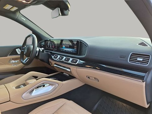 Used 2026 Mercedes-Benz GLS 580 4MATIC image 14