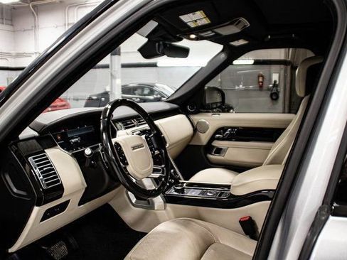 Used 2018 Land Rover Range Rover HSE image 7
