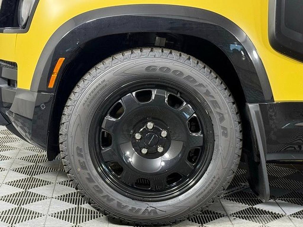 New 2026 Land Rover Defender 110 AWD/4WD image 11