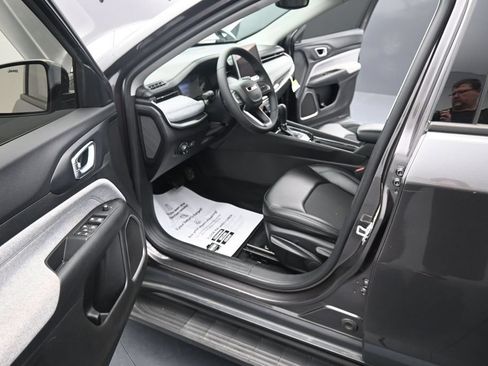 Used 2022 Jeep Compass Latitude FWD image 15