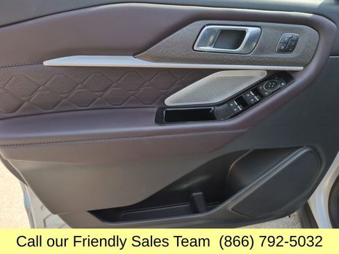 Used 2025 Ford Explorer Platinum w/ Ultimate Package AWD/4WD image 12