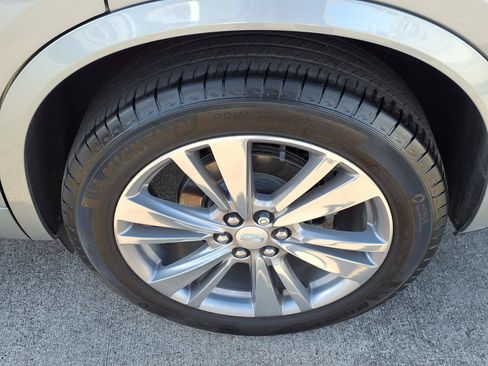 Used 2025 Cadillac XT6 Premium Luxury w/ Technology Package FWD image 10