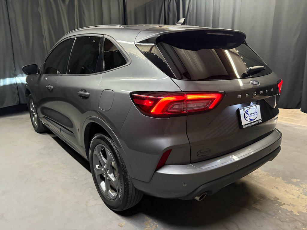 Used 2023 Ford Escape ST-Line w/ Tech Pack #1 AWD/4WD image 7