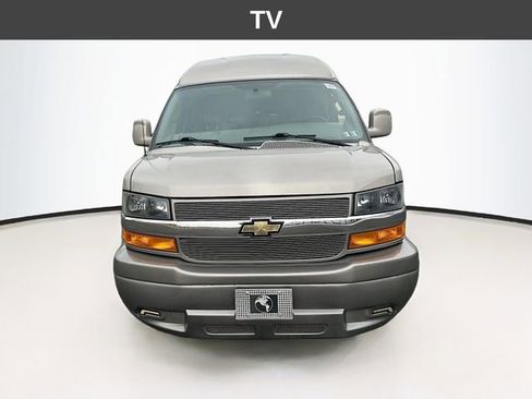 Used 2022 Chevrolet Express 2500 w/ Enhanced Convenience Package image 3