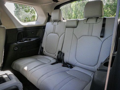 Used 2025 Honda Pilot EX-L image 29