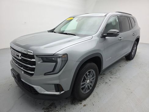 Used 2025 GMC Acadia Elevation image 6